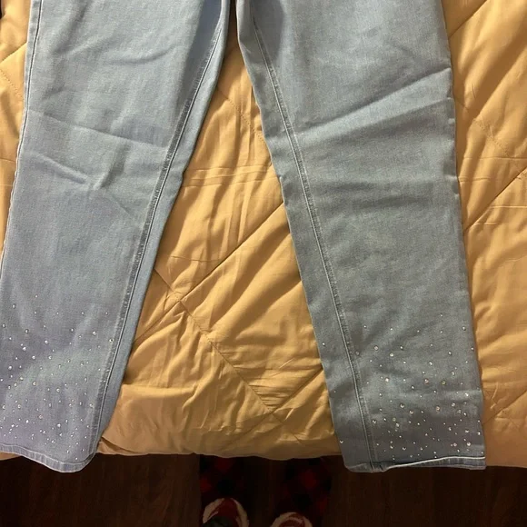 Isaac Mizrahi Live Light Wash Embellished Jeans Size 26w Tall - Picture 2 of 4